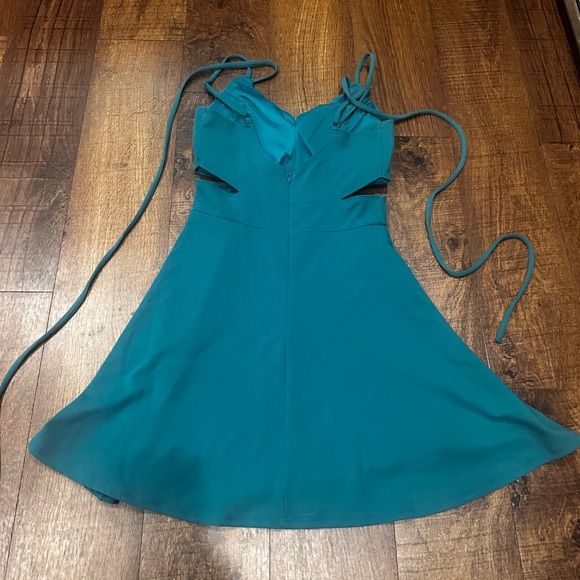 Blue A-Line Cocktail Dress with Plunge Neckline - Picture 2 of 5